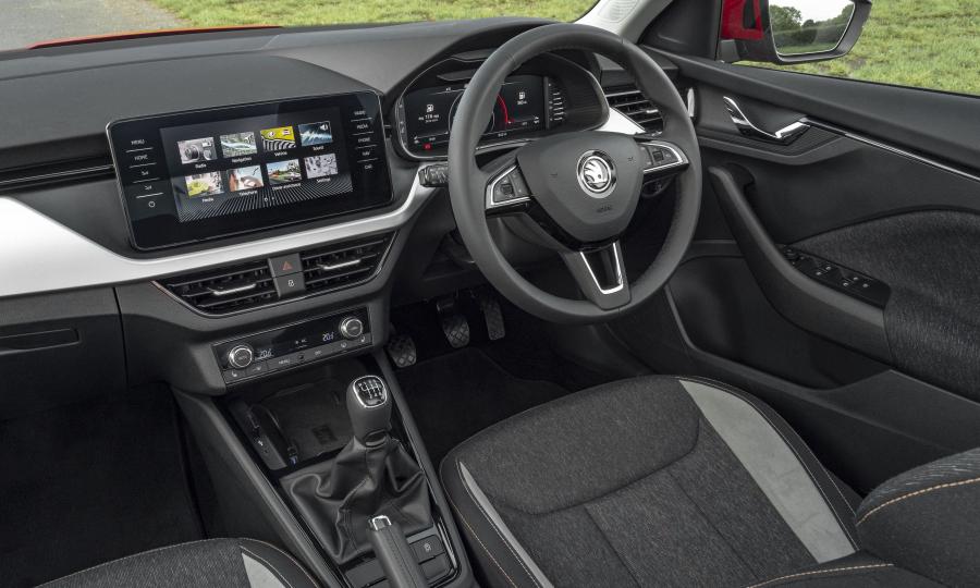 Торпедо Skoda Kamiq 2019 года  (UK) (фото 8 из 40)
